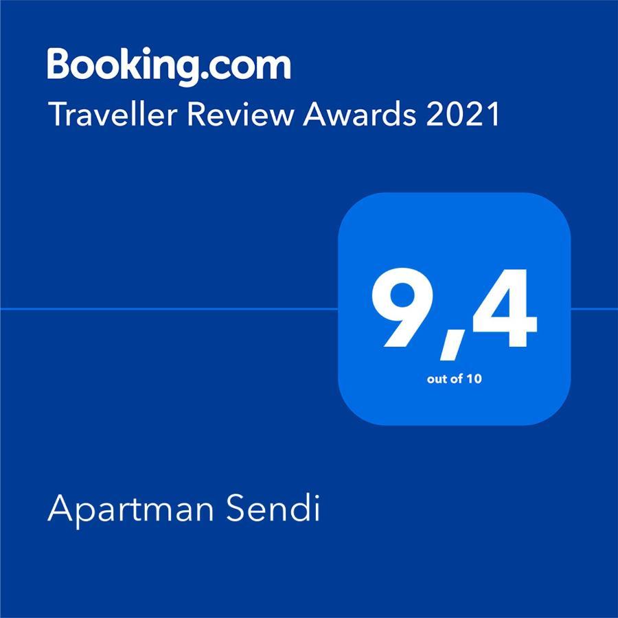 Apartman Sendi Пула Екстериор снимка